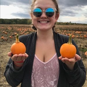 Meet your Posher, Brooke